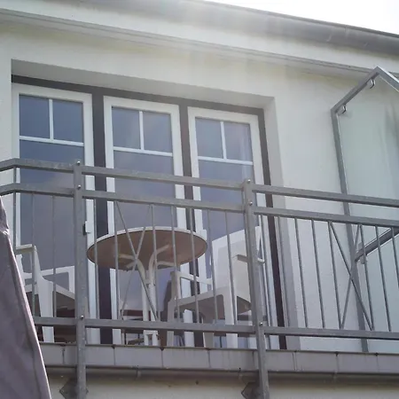 Garden Balcony Stay, Cleaning Included Graal-Mueritz